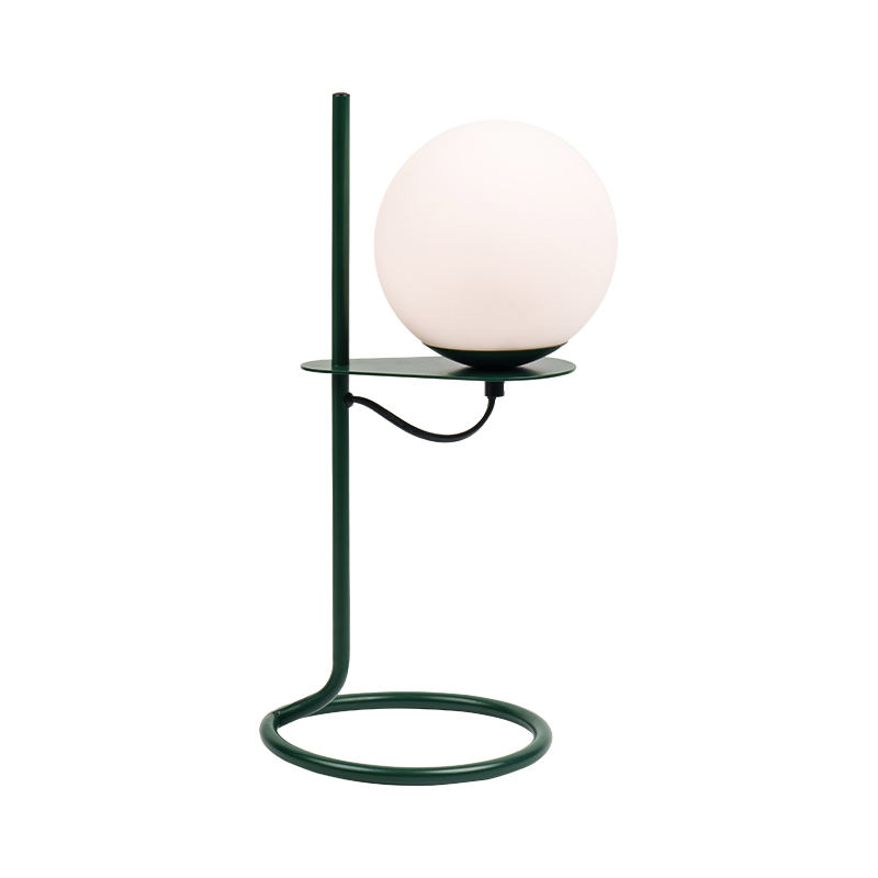 Simple speculum pila mensam lucerna