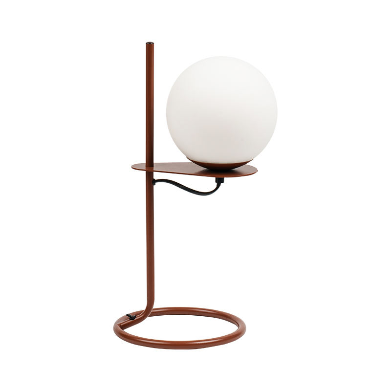 Simple speculum pila mensam lucerna