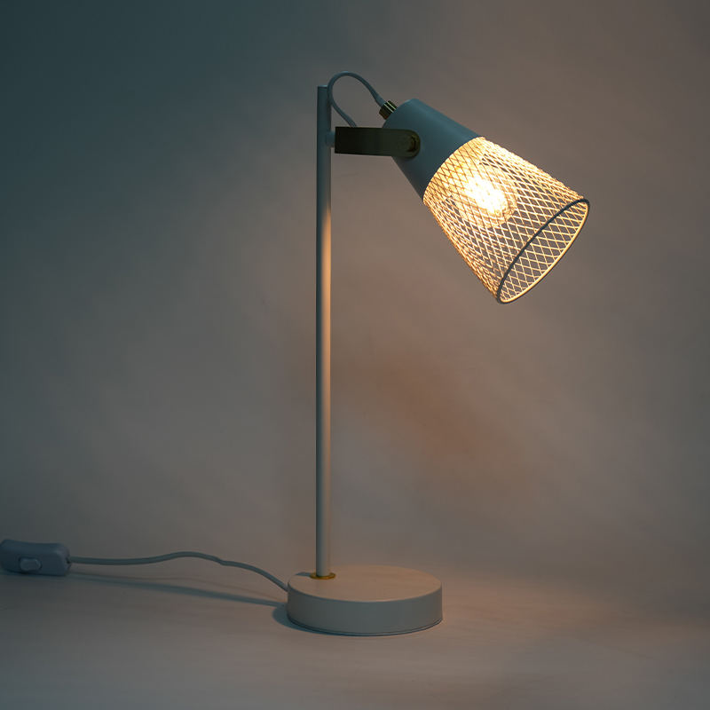 Hotel cubiculo metallum cavum ferrum mensa lucerna